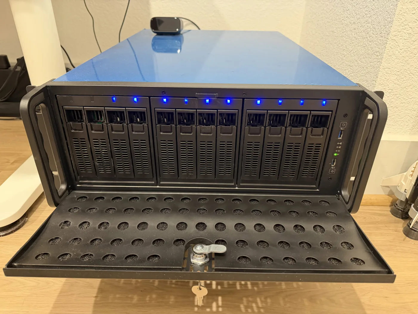 Rackmount media server with drive bays